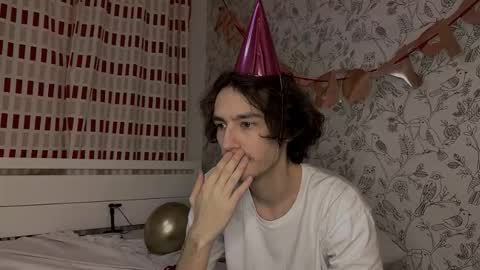 crybae0 online show from March 13, 9:43 pm