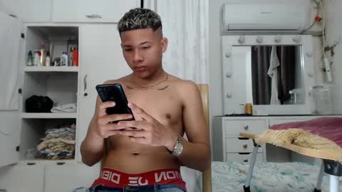 Snapshot of crys_22 chatting on November 9, 4:22 am crys_22 online show from November 9, 4:22 am