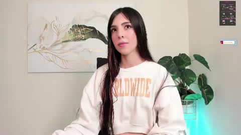 Snapshot of crystal_arlette chatting on August 8, 12:40 pm crystal_arlette online show from August 8, 12:40 pm