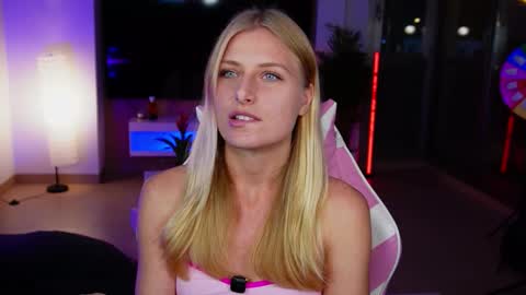 Crystal online show from February 6, 9:07 pm