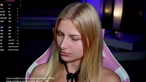 Snapshot of crystal_blond chatting on March 31, 7:58 pm Crystal online show from March 31, 7:58 pm