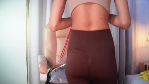 crystal_gilton online show from May 15, 7:10 pm