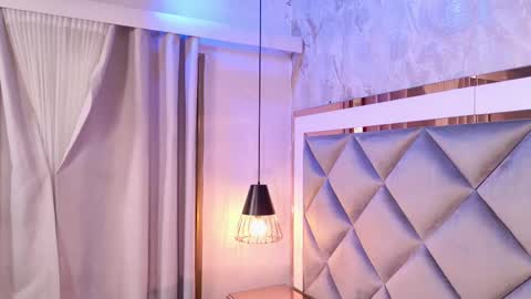 Snapshot of crystal_gilton chatting on May 23, 7:07 pm crystal_gilton online show from May 23, 7:07 pm