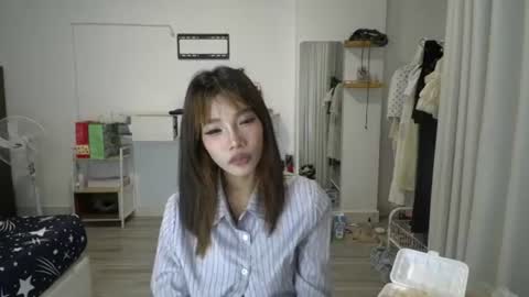 Snapshot of crystal_lee_yoon chatting on June 10, 12:26 pm Crystal lee online show from June 10, 12:26 pm