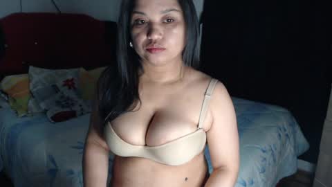 Snapshot of crystal_milkmature chatting on June 12, 10:19 pm Crystal Milf online show from June 12, 10:19 pm