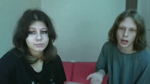 Snapshot of crystal_porn_love chatting on November 4, 10:47 am Crystal and Marcl online show from November 4, 10:47 am