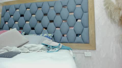 Snapshot of crystal_sm chatting on October 28, 3:10 am crystal_sm online show from October 28, 3:10 am