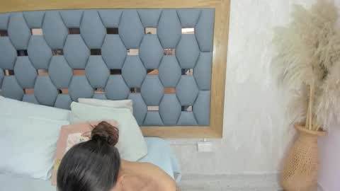 Snapshot of crystal_sm chatting on November 24, 3:06 am crystal_sm online show from November 24, 3:06 am