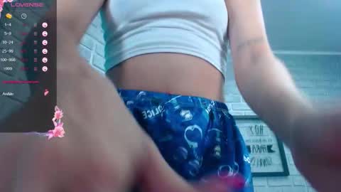 I AM CRYSTAL online show from September 26, 7:18 pm