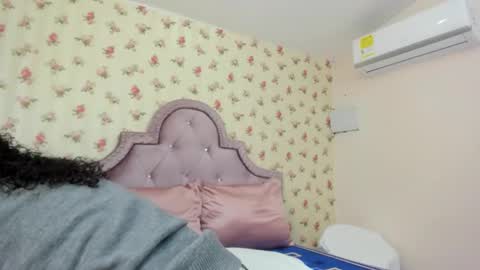 Milf Latina online show from May 18, 1:39 pm