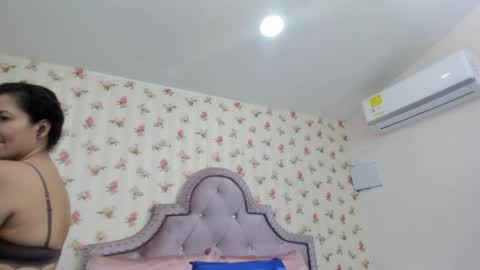 Milf Latina online show from May 26, 1:29 pm
