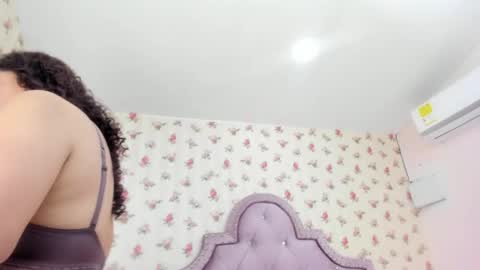 Milf Latina online show from June 11, 3:32 pm