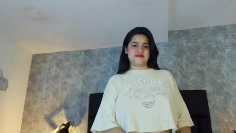 Snapshot of crystalboow chatting on May 13, 4:48 pm Crystal online show from May 13, 4:48 pm