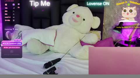 Snapshot of crystalboow chatting on May 23, 10:25 pm Crystal online show from May 23, 10:25 pm
