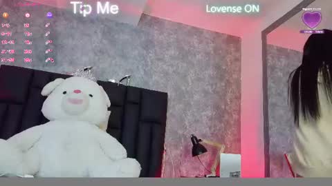 Snapshot of crystalboow chatting on June 11, 3:32 pm Crystal online show from June 11, 3:32 pm