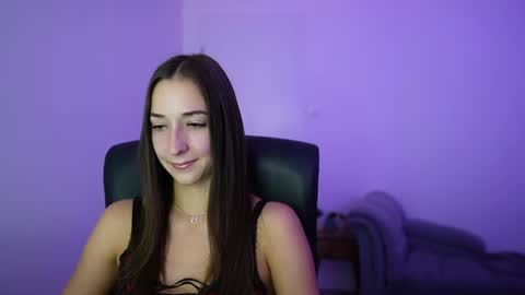 Snapshot of crystalbrunette18 chatting on July 13, 1:14 pm Crystalbrunette18 online show from July 13, 1:14 pm