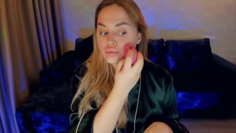 crystalemily online show from January 3, 8:11 pm