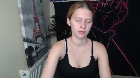 Snapshot of crystalgirl__ chatting on October 24, 6:59 pm Stella online show from October 24, 6:59 pm