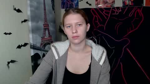 Snapshot of crystalgirl__ chatting on October 31, 7:53 am Stella online show from October 31, 7:53 am