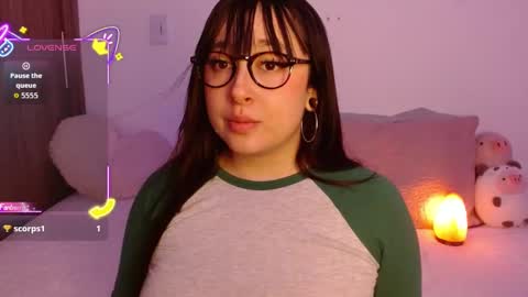 Snapshot of crystalitesq chatting on September 13, 2:00 am Olivia  online show from September 13, 2:00 am