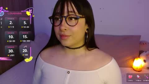 Snapshot of crystalitesq chatting on October 1, 1:33 am Olivia  online show from October 1, 1:33 am