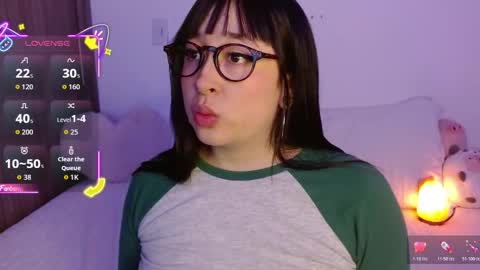 Snapshot of crystalitesq chatting on October 24, 12:52 am Olivia  online show from October 24, 12:52 am