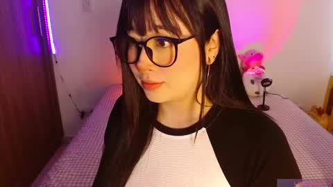 Snapshot of crystalitesq chatting on May 23, 1:59 pm Olivia online show from May 23, 1:59 pm