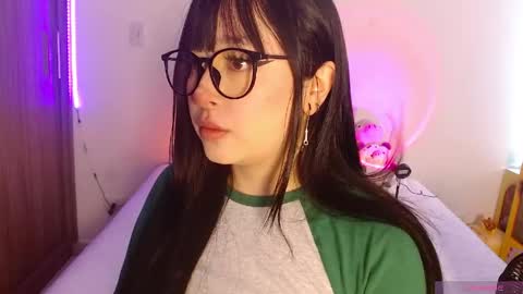 Snapshot of crystalitesq chatting on May 28, 1:19 pm Olivia online show from May 28, 1:19 pm
