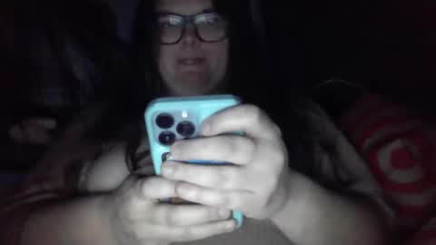 Snapshot of crystalizzzee chatting on December 24, 10:44 am Herekittykitty69 online show from December 24, 10:44 am