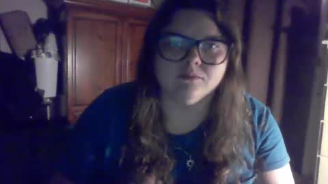 Snapshot of crystalizzzee chatting on February 20, 2:29 am Herekittykitty69 online show from February 20, 2:29 am