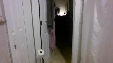 Snapshot of crystalizzzee chatting on March 2, 11:29 am Herekittykitty69 online show from March 2, 11:29 am