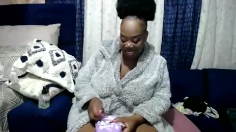 Snapshot of crystaljes chatting on January 9, 10:52 pm crystaljes online show from January 9, 10:52 pm