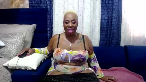 Snapshot of crystaljes chatting on January 22, 4:02 pm crystaljes online show from January 22, 4:02 pm