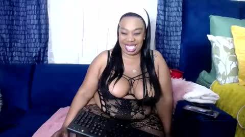 Snapshot of crystaljes chatting on October 24, 8:27 pm crystaljes online show from October 24, 8:27 pm