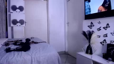 Snapshot of crystaljes chatting on November 13, 5:56 pm crystaljes online show from November 13, 5:56 pm