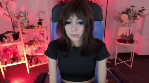 Snapshot of crystallbloom chatting on January 15, 7:28 pm crystallbloom online show from January 15, 7:28 pm