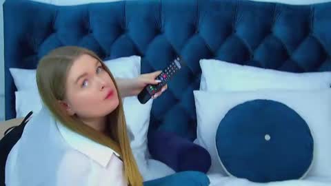 Crystal online show from April 28, 2:27 am