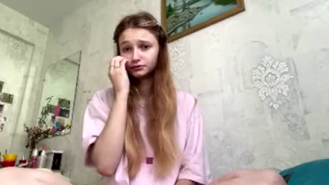 Snapshot of crystalstipp chatting on July 15, 7:46 am crystalstipp online show from July 15, 7:46 am