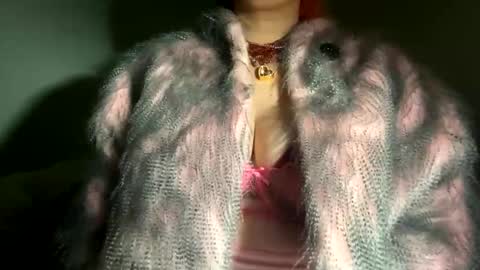 crystalyn777 online show from February 14, 6:21 am