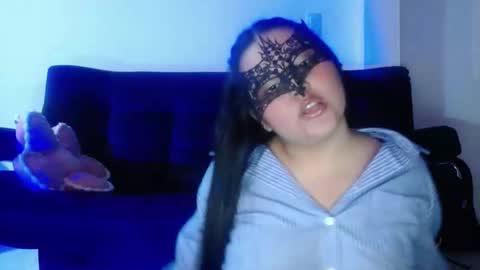 Snapshot of crystel_enigma chatting on March 27, 11:37 pm Crystel online show from March 27, 11:37 pm