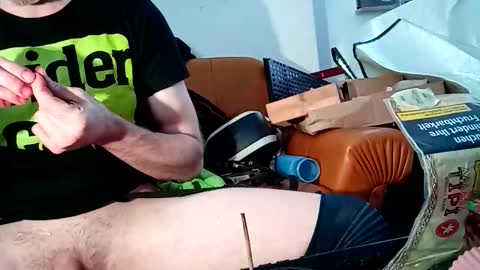 Snapshot of crystelweed chatting on October 12, 1:54 pm crystelweed online show from October 12, 1:54 pm