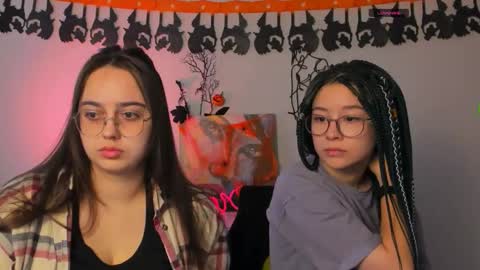 Snapshot of crysten878 chatting on October 31, 9:32 am crysten878 online show from October 31, 9:32 am