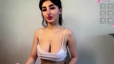Snapshot of crystlepipkins chatting on June 5, 7:36 am Diana online show from June 5, 7:36 am