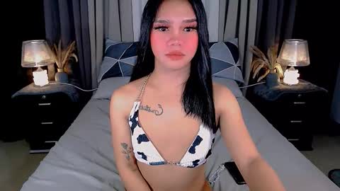 Snapshot of crytastal_lust1212 chatting on September 23, 9:23 am bea takashi online show from September 23, 9:23 am