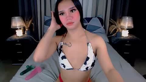 Snapshot of crytastal_lust1212 chatting on September 29, 8:52 am bea takashi online show from September 29, 8:52 am