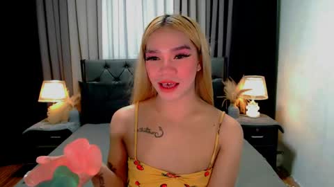 bea takashi  online show from May 4, 9:27 am