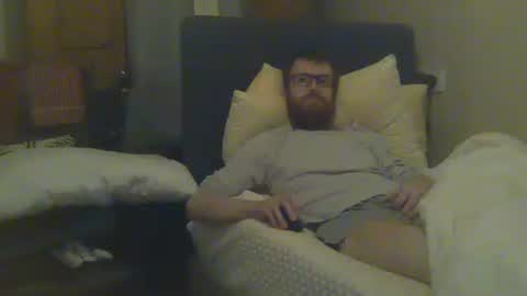 Snapshot of cs014g8493 chatting on December 17, 1:07 am chris online show from December 17, 1:07 am