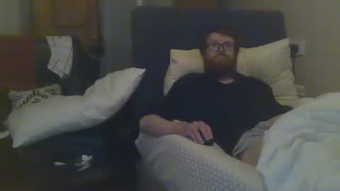 Snapshot of cs014g8493 chatting on January 16, 1:06 am chris online show from January 16, 1:06 am