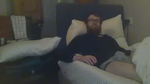 Snapshot of cs014g8493 chatting on January 18, 2:47 am chris online show from January 18, 2:47 am