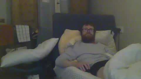 Snapshot of cs014g8493 chatting on January 22, 1:42 am chris online show from January 22, 1:42 am